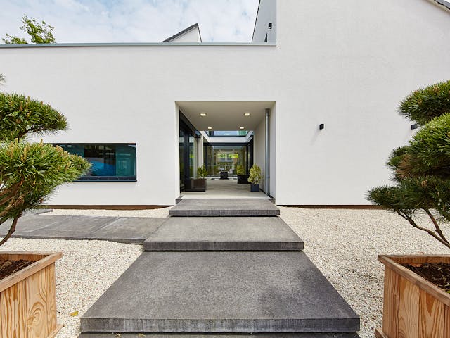 Fertighaus Musterhaus Bad Vilbel von OKAL Haus Schlüsselfertig ab 463900€, Pultdachhaus Außenansicht 5