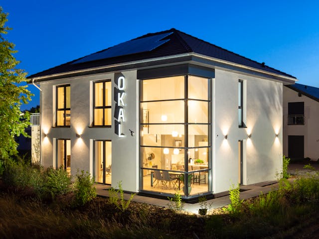 Fertighaus Musterhaus Lotte von OKAL Haus Schlüsselfertig ab 417900€, Stadtvilla Außenansicht 3