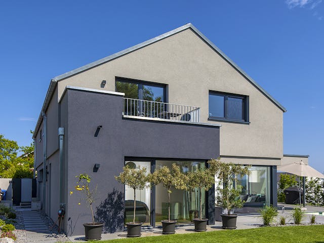 Massivhaus Achenbach von Plan-Concept Massivhaus, Satteldach-Klassiker Außenansicht 1 Massivhaus Achenbach von Plan-Concept Massivhaus, Satteldach-Klassiker Außenansicht 1