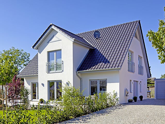 Massivhaus Behringer von Plan-Concept Massivhaus, Satteldach-Klassiker Außenansicht 1