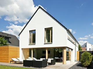 Massivhaus Immel von Plan-Concept Massivhaus, Satteldach-Klassiker Außenansicht 1