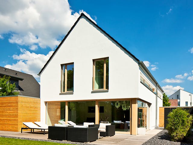 Massivhaus Immel von Plan-Concept Massivhaus, Satteldach-Klassiker Außenansicht 1