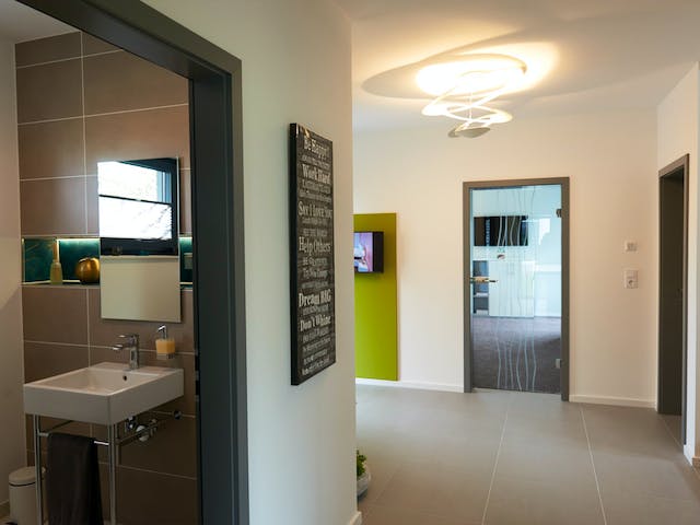 Fertighaus Koblenz von Fingerhut Haus Schlüsselfertig ab 571552€, Satteldach-Klassiker Innenansicht 1
