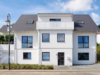 Fertighaus Bonvenon von Fingerhut Haus Schlüsselfertig ab 586030€, Satteldach-Klassiker Außenansicht 2