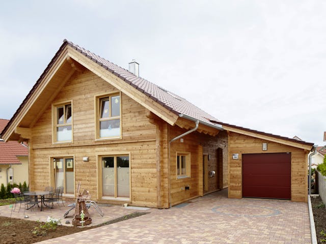 Blockhaus Rappenau von Rems-Murr-Holzhaus Ausbauhaus ab 311551€, Blockhaus Außenansicht 1