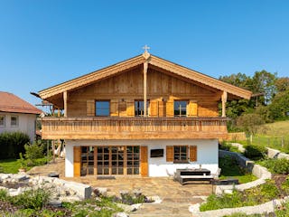 Fertighaus Alois von Regnauer Hausbau, Satteldach-Klassiker Außenansicht 3