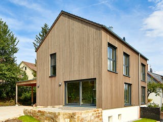 Fertighaus Korntal von Rems-Murr-Holzhaus Ausbauhaus ab 309330€, Satteldach-Klassiker Außenansicht 2