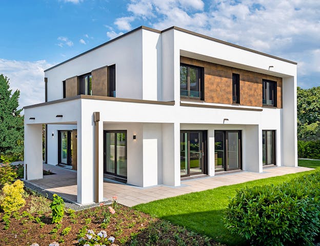 Modernes, kubisches Fertighaus in Holzrahmenbauweise von RENSCH-HAUS