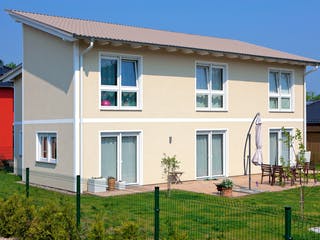 Massivhaus Pultus von ROTH MASSIVHAUS Schlüsselfertig ab 325800€, Pultdachhaus Außenansicht 2