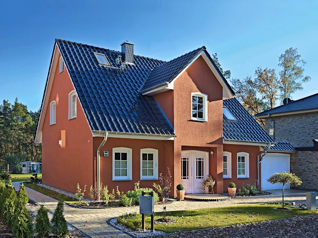 Massivhaus Stadthaus 141 von ROTH-MASSIVHAUS Schlüsselfertig ab 325200€, Satteldach-Klassiker Außenansicht 1 Massivhaus Stadthaus 141 von ROTH-MASSIVHAUS Schlüsselfertig ab 325200€, Satteldach-Klassiker Außenansicht 1