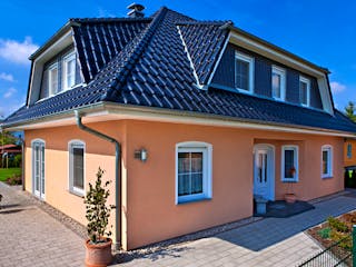 Massivhaus Turmhaus 152 von ROTH MASSIVHAUS Schlüsselfertig ab 379000€, Satteldach-Klassiker Außenansicht 6