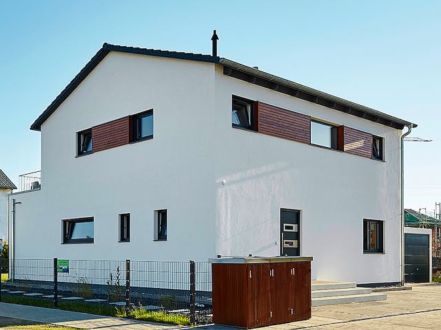 Fertighaus Satteldach Landhaus 151 von LUXHAUS, Satteldach-Klassiker Außenansicht 1