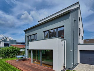 Fertighaus Haus Schulz von Fertighaus WEISS Schlüsselfertig ab 705412€, Pultdachhaus Außenansicht 3