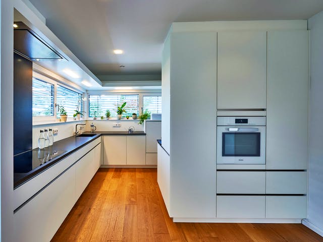 Fertighaus Haus Schulz von Fertighaus WEISS Schlüsselfertig ab 663680€, Pultdachhaus Innenansicht 1