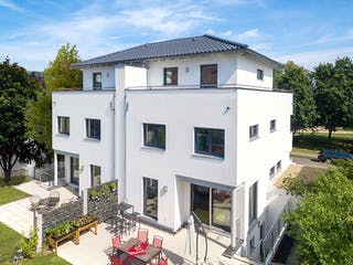 Fertighaus D 30-166.2 - Walmdach Doppelhaus von SchwörerHaus - Österreich Schlüsselfertig ab 516230€, Außenansicht 3