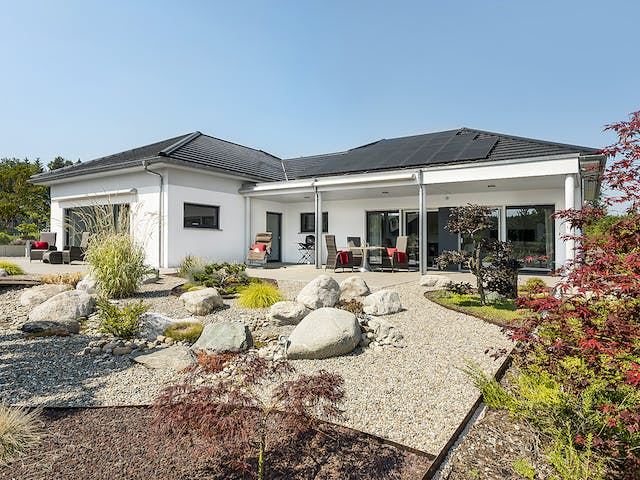 Fertighaus E 10-176.1 - Moderner Bungalow von SchwörerHaus Schlüsselfertig ab 649496€, Bungalow Außenansicht 1