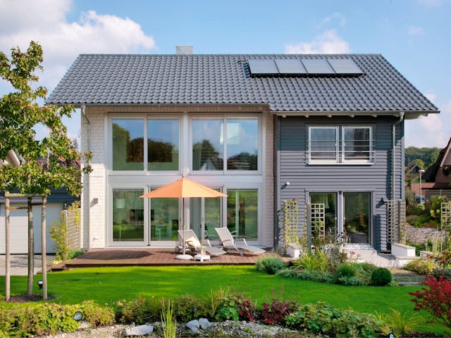 Fertighaus E 15-197.2 - Fertighaus mit Klinkerfassade von SchwörerHaus - Österreich, Außenansicht 1