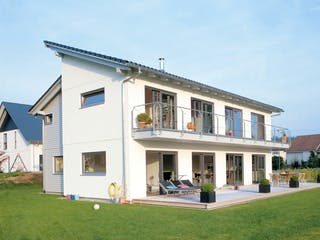 Fertighaus E 15-217.1 - Fertighaus mit 200 qm von SchwörerHaus Schlüsselfertig ab 642910€, Pultdachhaus Außenansicht 2