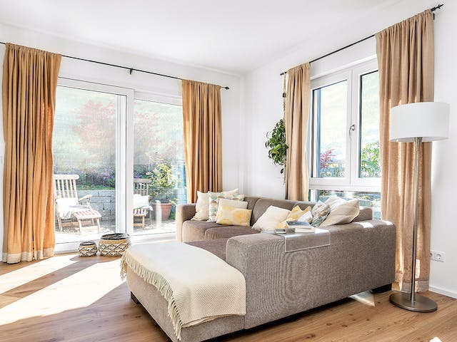 Fertighaus E15-150.5 - Im Bergischen Stil von SchwörerHaus Schlüsselfertig ab 381850€, Satteldach-Klassiker Innenansicht 1
