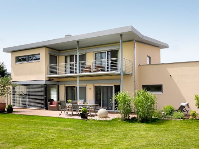 Fertighaus E 20-198.1 - Einfamilienhaus mit Z-Dach von SchwörerHaus - Österreich Schlüsselfertig ab 683980€, Außenansicht 1