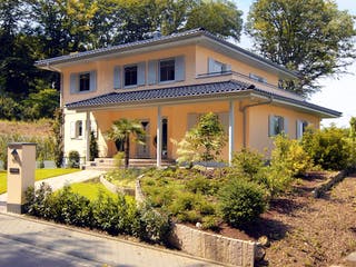 Fertighaus E 20-204.1 - Mediterrane Stadtvilla von SchwörerHaus Schlüsselfertig ab 640167€, Stadtvilla Außenansicht 2