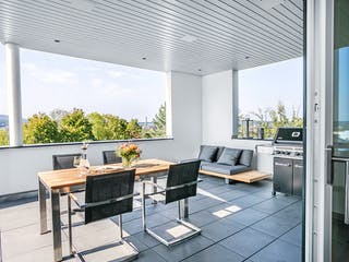 Fertighaus E 20-222.1 - Villa in Hanglage von SchwörerHaus - Österreich Schlüsselfertig ab 925430€, Cubushaus Außenansicht 4