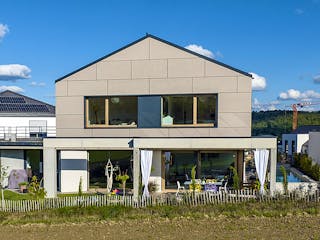 Massivhaus Haus Erhardt von Splietker Bau, Satteldach-Klassiker Außenansicht 4