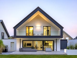Massivhaus Haus Maibach von Splietker Bau, Satteldach-Klassiker Außenansicht 3