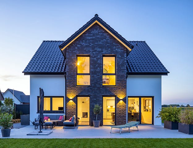 Schlüsselfertiges, massives Energiesparhaus mit Möglichkeit zur QNG-Zertifizierung als besonders nachhaltiges Wohnhaus von Splietker Bau