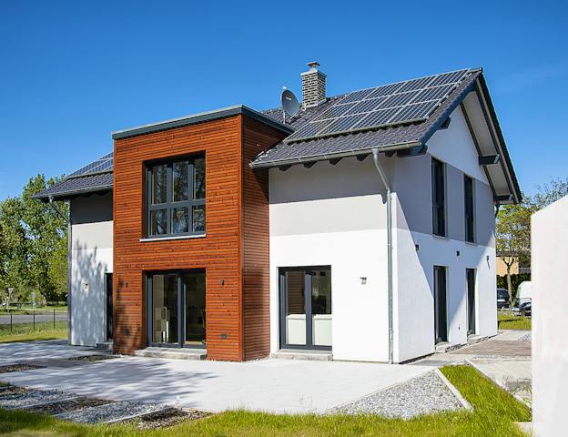 Innovatives, hochenergieeffizientes Fertighaus von Suckfüll Energiesparhaus