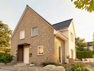 Massivhaus Lichthaus 152 von Town & Country Haus Deutschland Schlüsselfertig ab 272990€, Satteldach-Klassiker Außenansicht 4