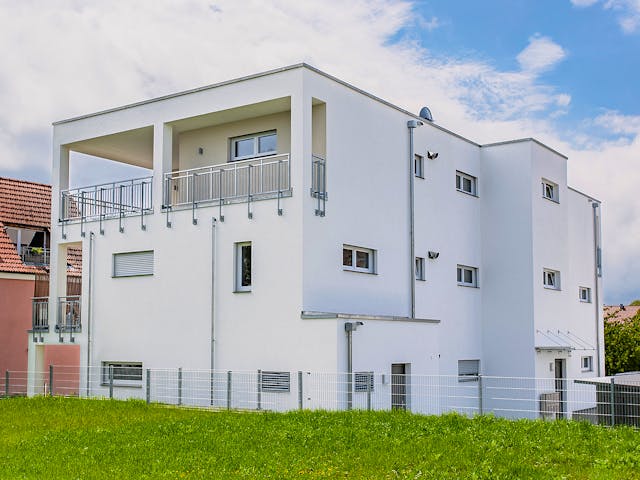 Fertighaus Mehrfamilienhaus mit 6 Wohnungen in Holzfertigbauweise von WeberHaus - Mehrfamilienhäuser, Außenansicht 1