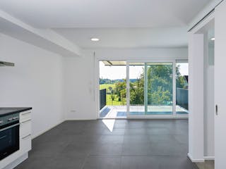 Fertighaus Mehrfamilien-Satteldachhaus mit 8 Wohneinheiten von WeberHaus - Mehrfamilienhäuser, Innenansicht 1