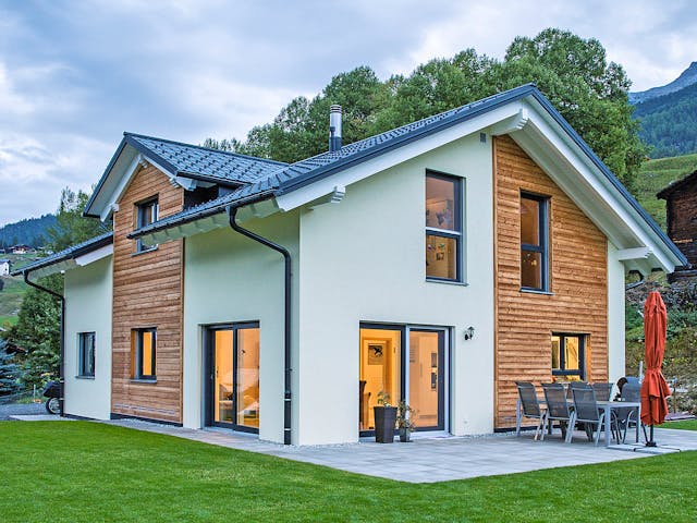 Fertighaus Kundenhaus Balance 300 von WeberHaus Schlüsselfertig ab 372390€, Satteldach-Klassiker Außenansicht 1 Fertighaus Kundenhaus Balance 300 von WeberHaus Schlüsselfertig ab 372390€, Satteldach-Klassiker Außenansicht 1