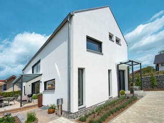 Fertighaus Kundenhaus Friemert sunshine 310 von WeberHaus Schlüsselfertig ab 374600€, Satteldach-Klassiker Außenansicht 2