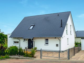 Fertighaus Kundenhaus Herse Balance 300 von WeberHaus Schlüsselfertig ab 388300€, Satteldach-Klassiker Außenansicht 2