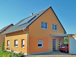 Massivhaus Einfamilienhaus 357 von WEIOTT-Massiv-Haus, Satteldach-Klassiker Außenansicht 2