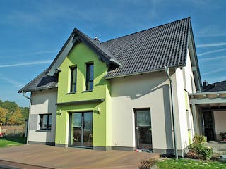 Massivhaus Einfamilienhaus 376 von WEIOTT-Massiv-Haus, Satteldach-Klassiker Außenansicht 2