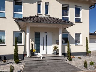 Fertighaus Kundenhaus Lindner von Witt Zimmerei, Stadtvilla Außenansicht 3