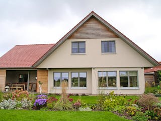 Fertighaus Landhaus Klassisch von Zimmerer-Profibau Schlüsselfertig ab 500000€, Satteldach-Klassiker Außenansicht 2