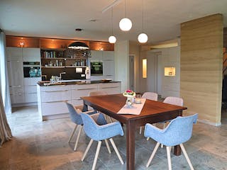 Fertighaus Massivholzhaus Stadthaus Modern von Zimmerer-Profibau Schlüsselfertig ab 1000000€, Innenansicht 3