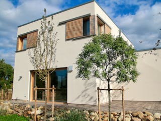 Fertighaus Thoma Bauhausstil Modern von Zimmerer-Profibau Schlüsselfertig ab 750000€, Cubushaus Außenansicht 2