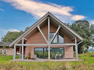 Fertighaus Thoma Landhaus Modern von Zimmerer-Profibau Schlüsselfertig ab 750000€, Satteldach-Klassiker Außenansicht 2