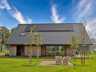 Fertighaus Thoma Landhaus Modern von Zimmerer-Profibau Schlüsselfertig ab 750000€, Satteldach-Klassiker Außenansicht 3