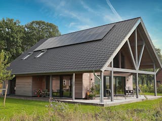 Fertighaus Thoma Landhaus Modern von Zimmerer-Profibau Schlüsselfertig ab 750000€, Satteldach-Klassiker Außenansicht 5