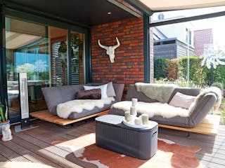 Fertighaus Thoma Stadthaus Modern von Zimmerer-Profibau Schlüsselfertig ab 650000€, Satteldach-Klassiker Außenansicht 4